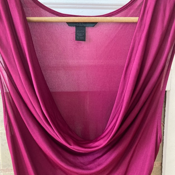Banana Republic deep magenta silky soft viscose sleeveless top with cowl neck - Picture 4 of 5